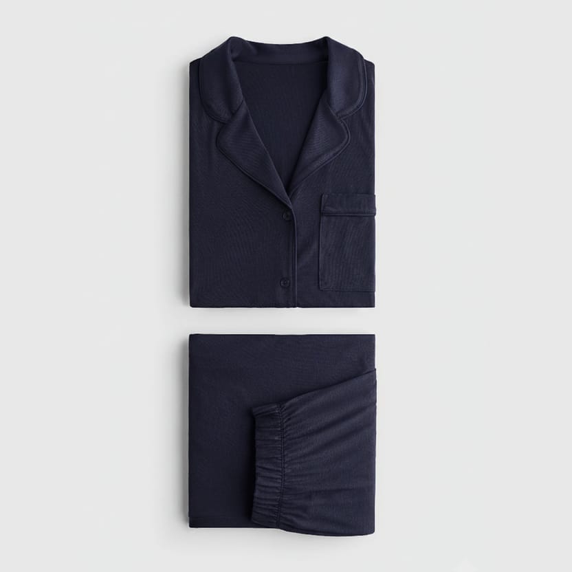Burgundy dreams, cozy nights. Navy Colour✨